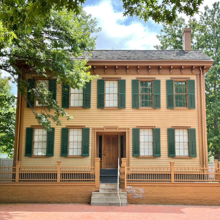 Land of Lincoln: Abe’s Presidential Library, Family Home & a HUGE List of Historic Sites to Visit in Illinois, Indiana & Kentucky